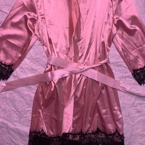 Satin, belted robe